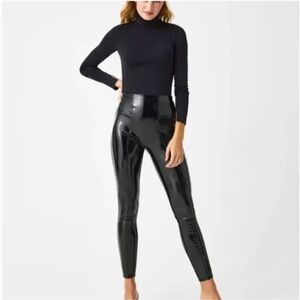 NWT Spanx Faux Patent Leather Leggings Classic Black‎ Size Large